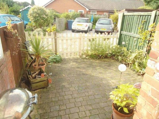  Image of 2 bedroom Terraced house to rent in Moss Pit Stafford ST17 at Moss Pit  Stafford, ST17 9HG